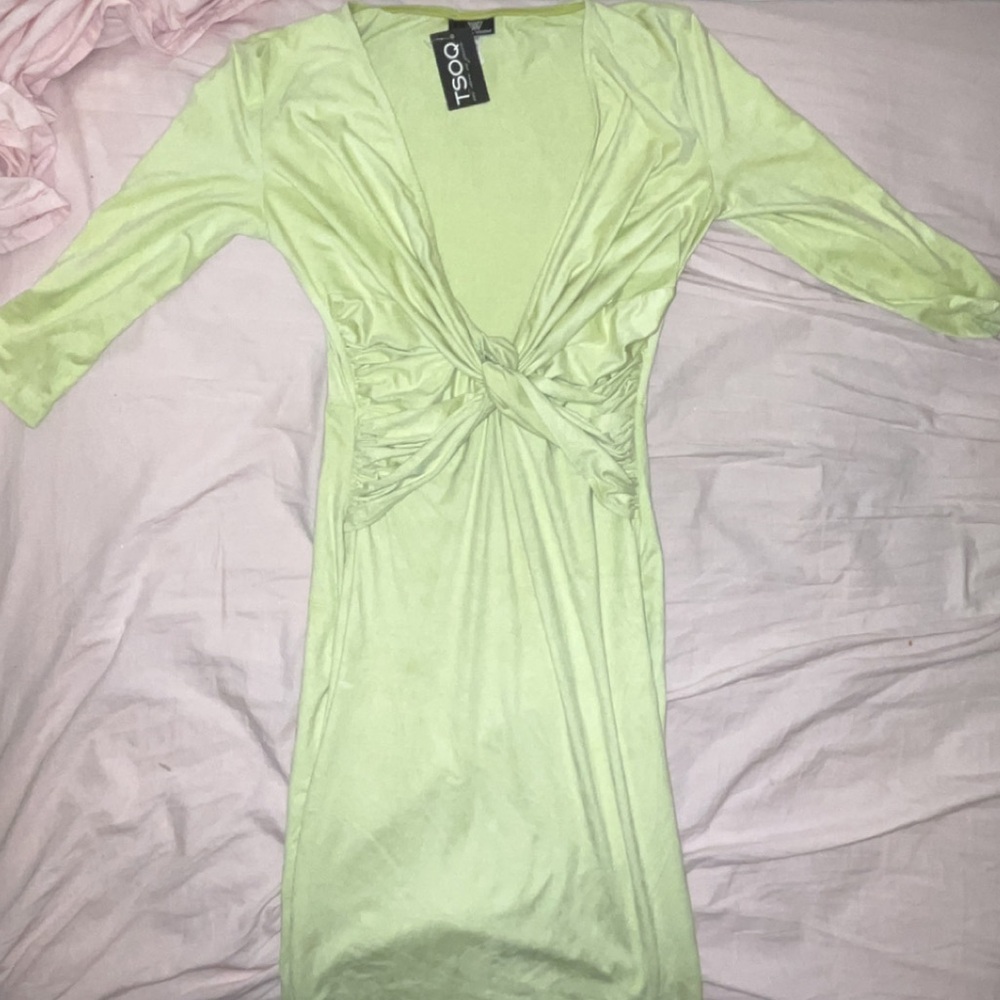 The Store on Queen, boutique lime green velvet body con dress 💚
